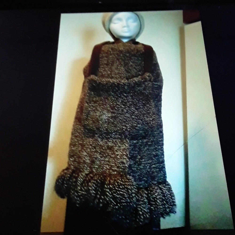 Hat, scarf and purse set